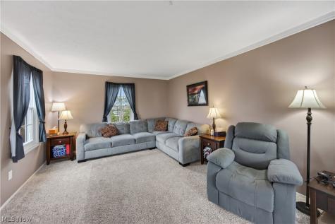 30 Chelmsford Drive Aurora OH 44202