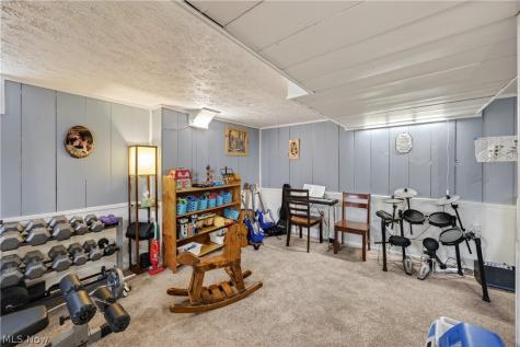 30 Chelmsford Drive Aurora OH 44202