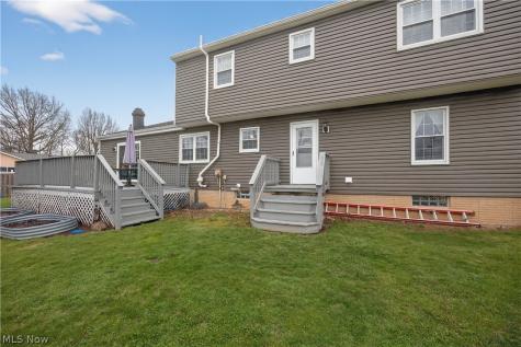 30 Chelmsford Drive Aurora OH 44202