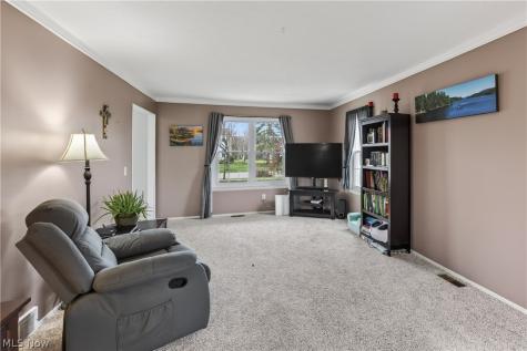 30 Chelmsford Drive Aurora OH 44202
