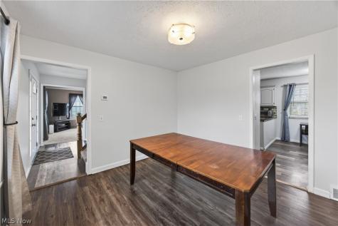 30 Chelmsford Drive Aurora OH 44202