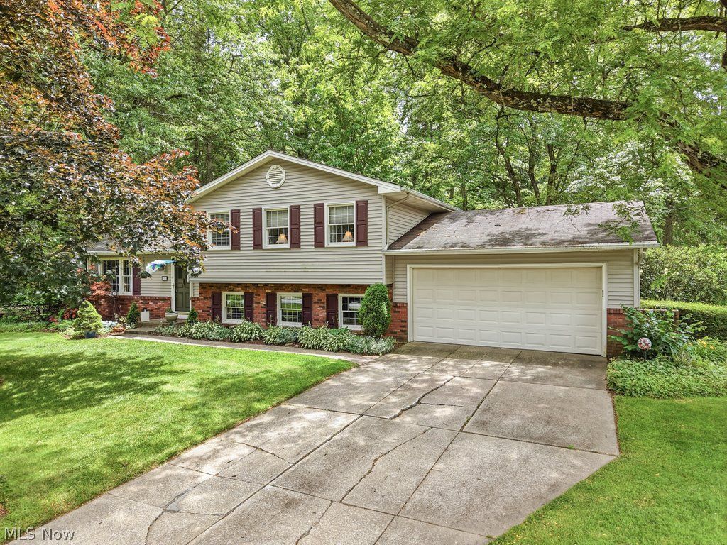 154 Pickwick Drive Northfield OH 44067