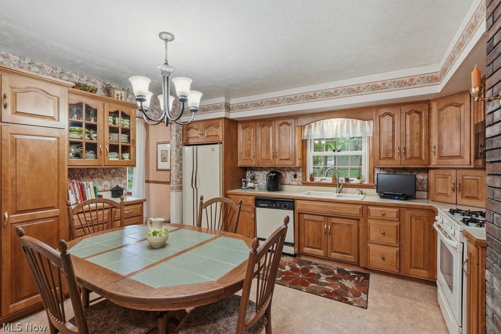 154 Pickwick Drive Northfield OH 44067