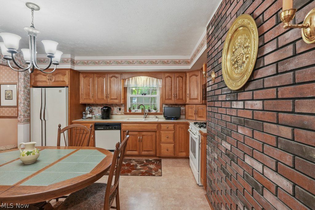 154 Pickwick Drive Northfield OH 44067