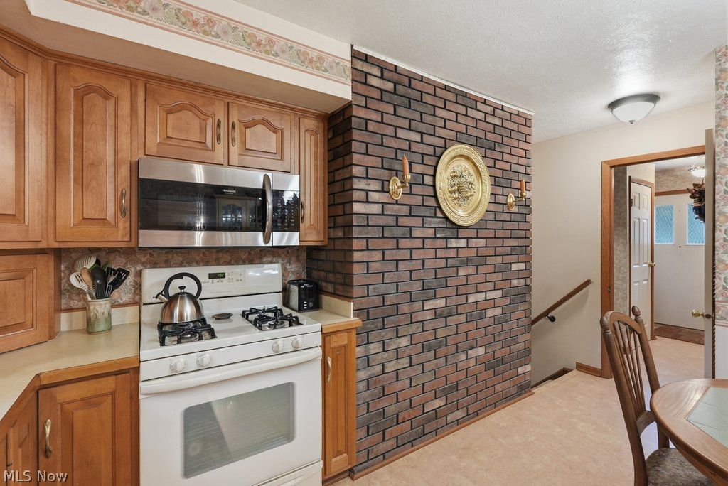 154 Pickwick Drive Northfield OH 44067