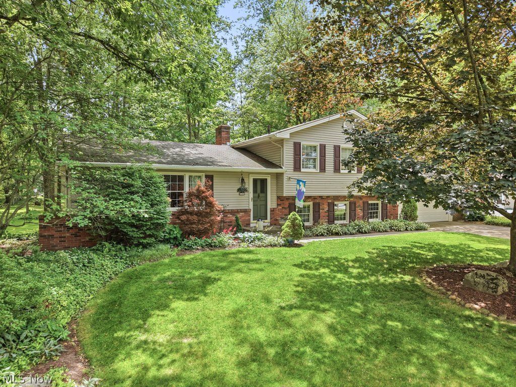 154 Pickwick Drive Northfield OH 44067