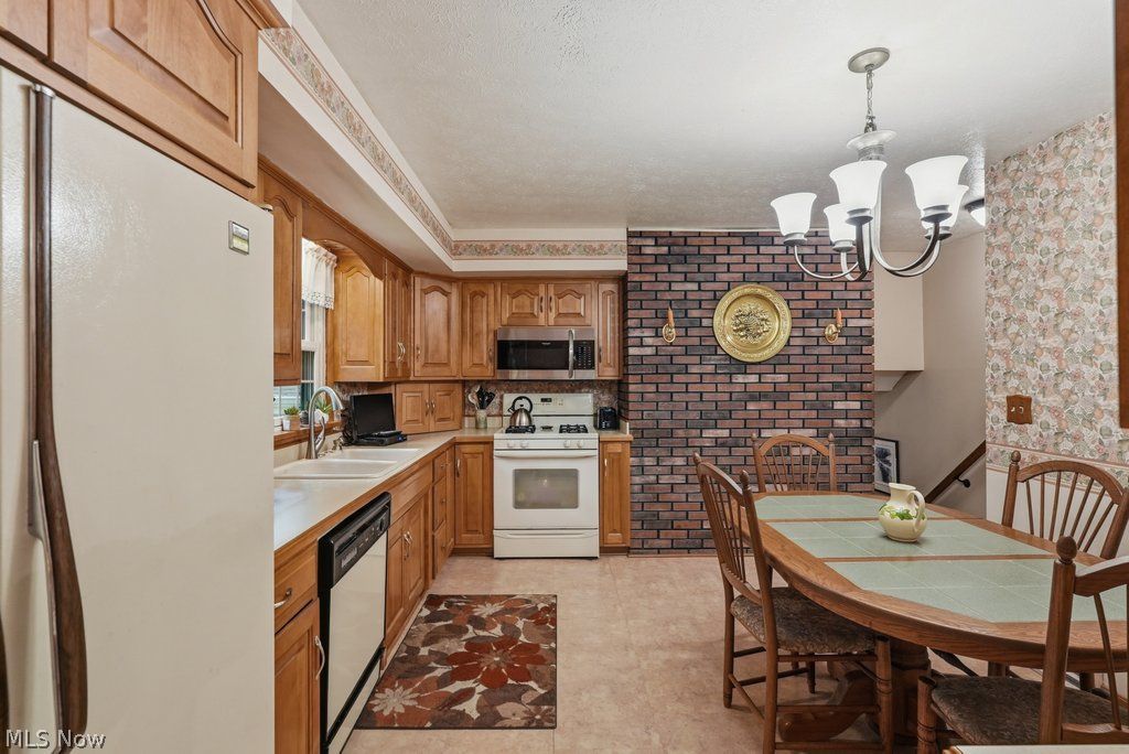 154 Pickwick Drive Northfield OH 44067
