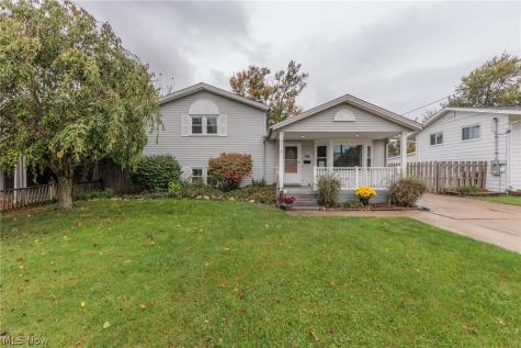 916 West Drive Sheffield Lake OH 44054