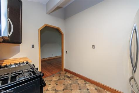 916 West Drive Sheffield Lake OH 44054