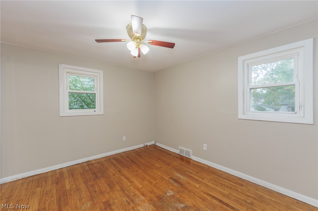916 West Drive Sheffield Lake OH 44054
