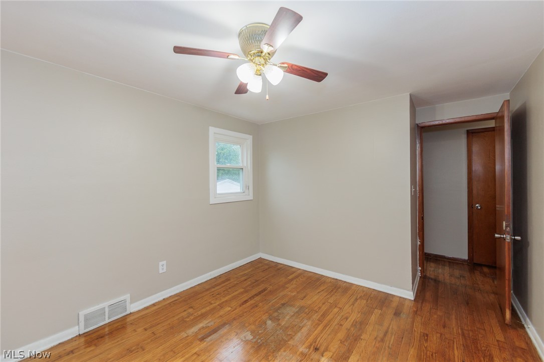 916 West Drive Sheffield Lake OH 44054