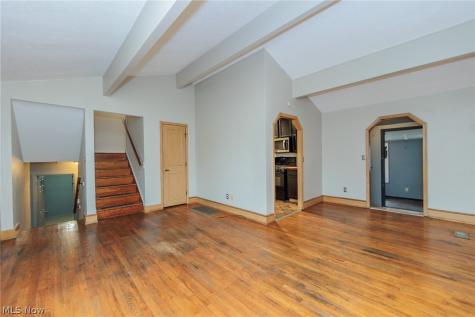 916 West Drive Sheffield Lake OH 44054