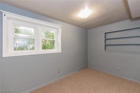916 West Drive Sheffield Lake OH 44054