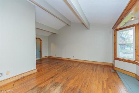 916 West Drive Sheffield Lake OH 44054