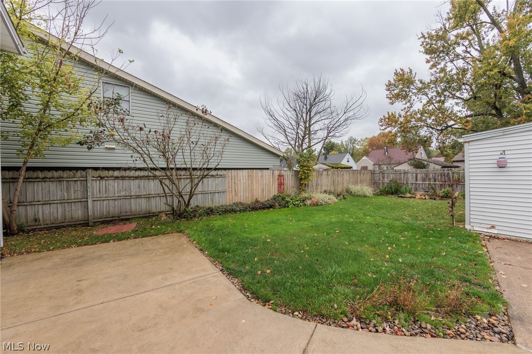 916 West Drive Sheffield Lake OH 44054