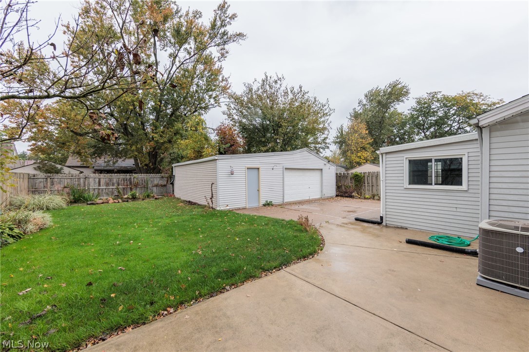 916 West Drive Sheffield Lake OH 44054