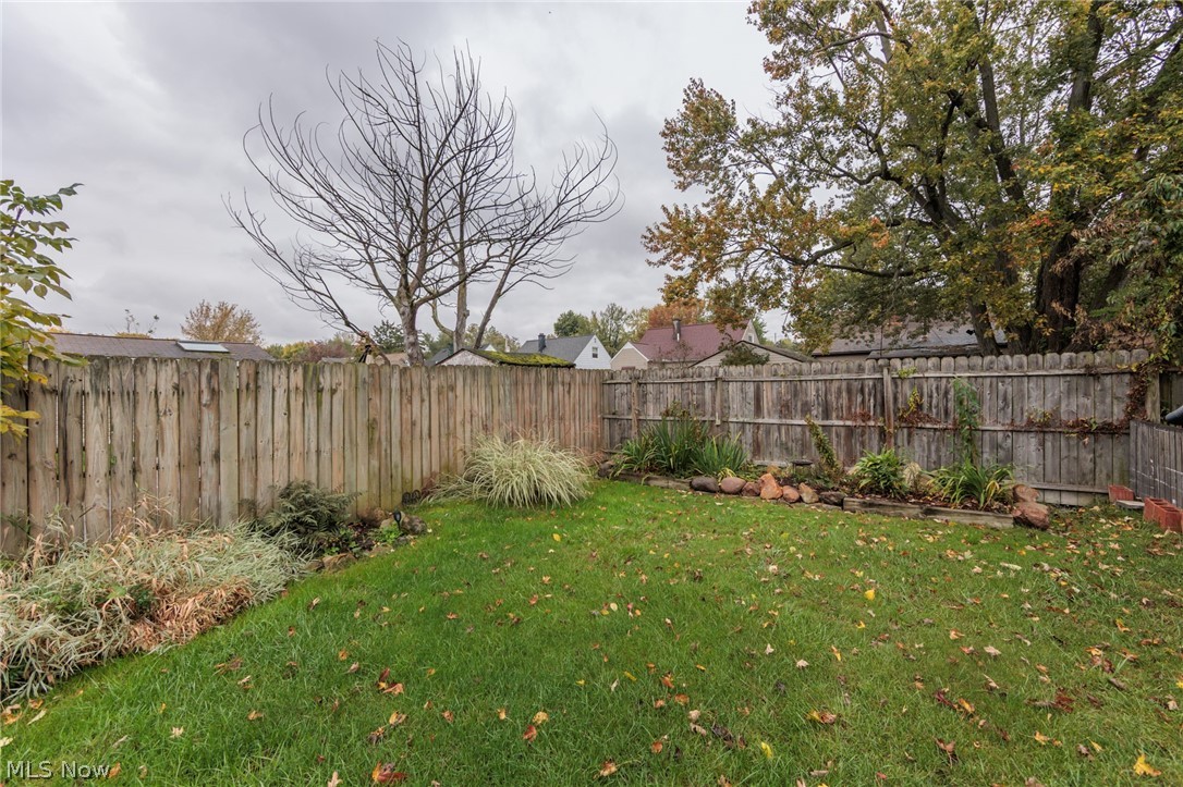 916 West Drive Sheffield Lake OH 44054