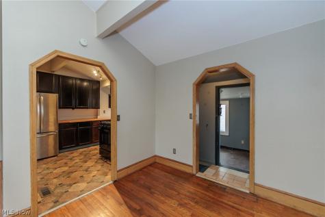916 West Drive Sheffield Lake OH 44054