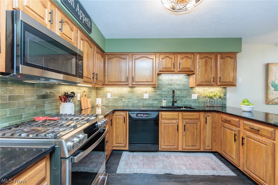 19687 Cross Creek Oval Strongsville OH 44136