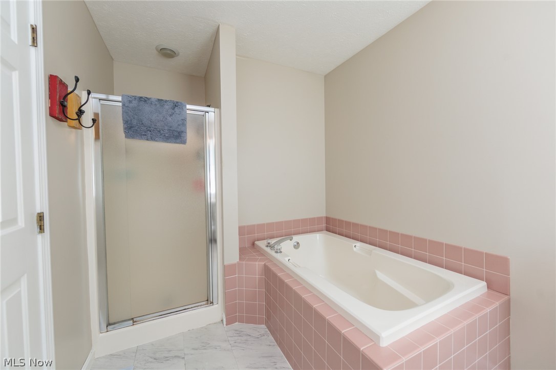 19687 Cross Creek Oval Strongsville OH 44136