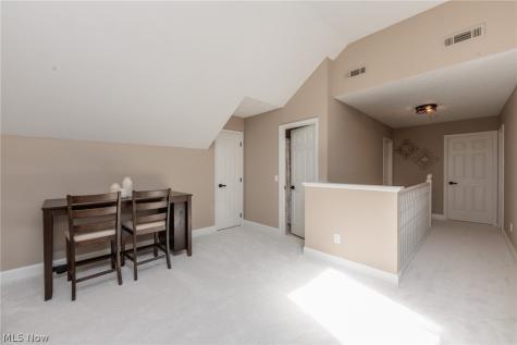 19687 Cross Creek Oval Strongsville OH 44136