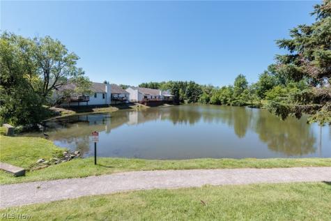 19687 Cross Creek Oval Strongsville OH 44136