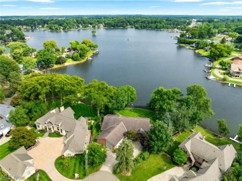 5234 Pinedrive Circle NW Canton OH 44718