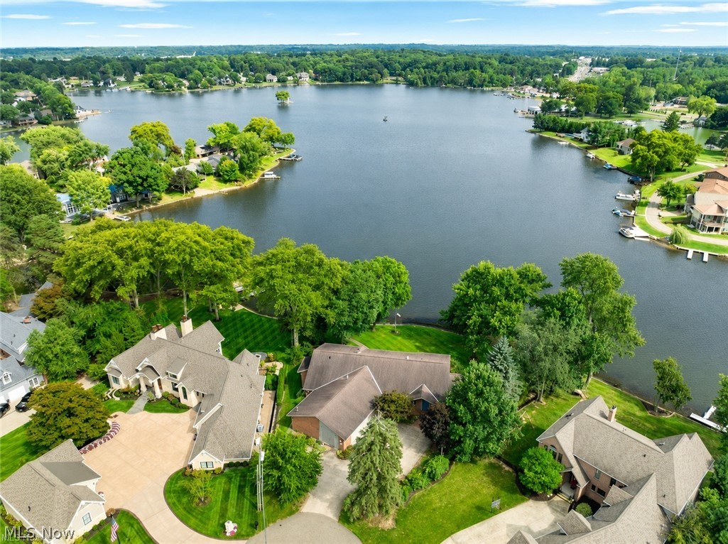 5234 Pinedrive Circle NW Canton OH 44718