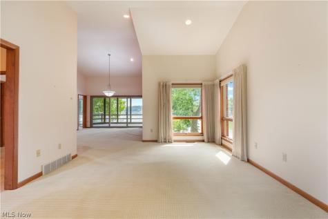 5234 Pinedrive Circle NW Canton OH 44718