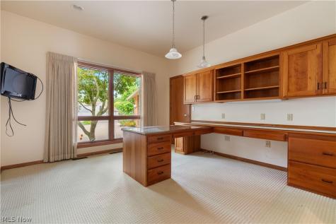 5234 Pinedrive Circle NW Canton OH 44718