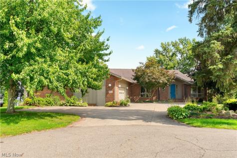 5234 Pinedrive Circle NW Canton OH 44718