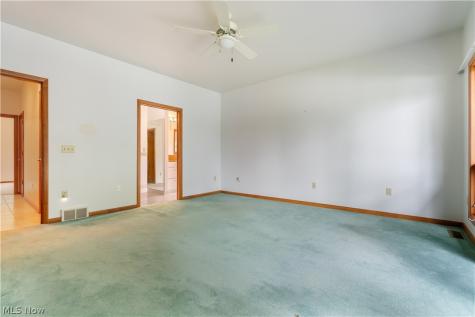 5234 Pinedrive Circle NW Canton OH 44718