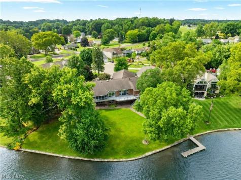 5234 Pinedrive Circle NW Canton OH 44718