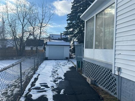 5146 Arch Street Maple Heights OH 44137