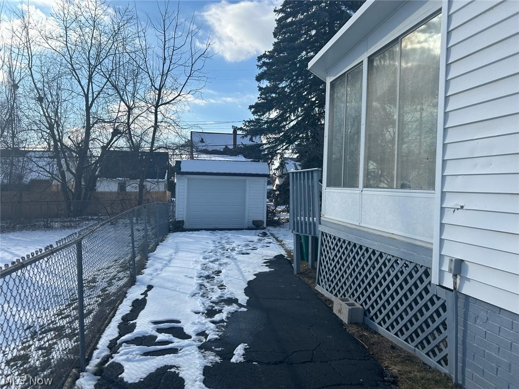 5146 Arch Street Maple Heights OH 44137