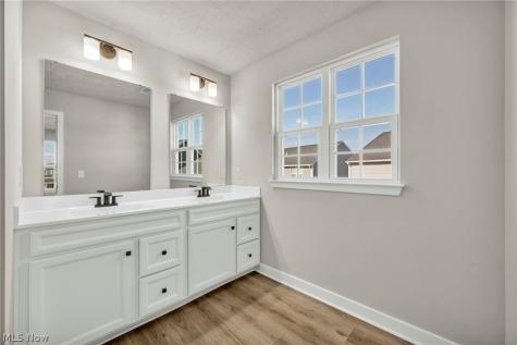24050 W Pier Point Olmsted Falls OH 44138