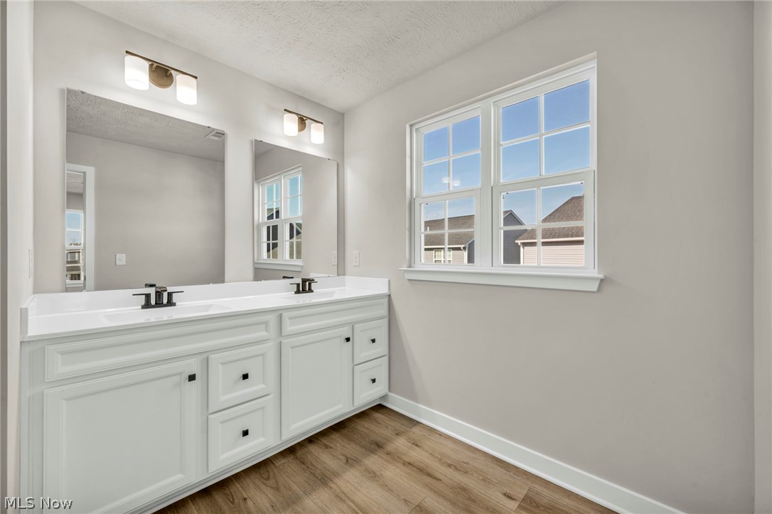 24050 W Pier Point Olmsted Falls OH 44138