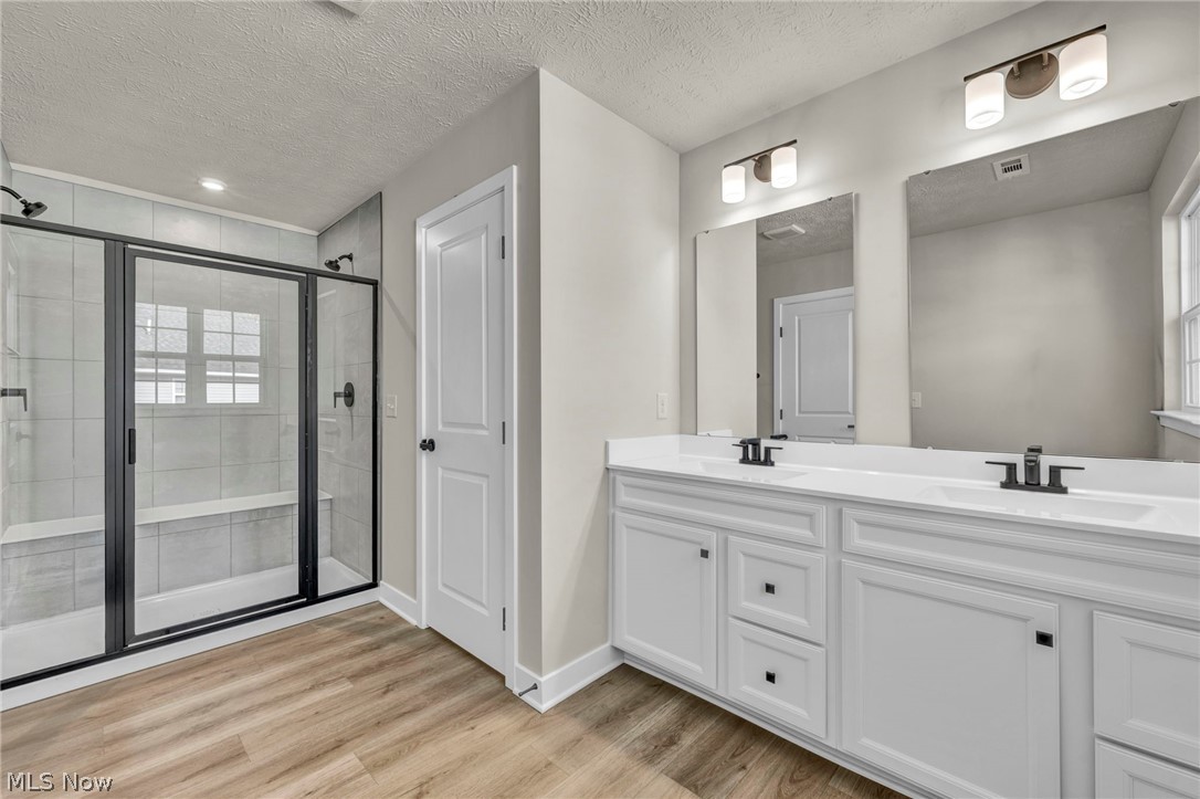 24050 W Pier Point Olmsted Falls OH 44138