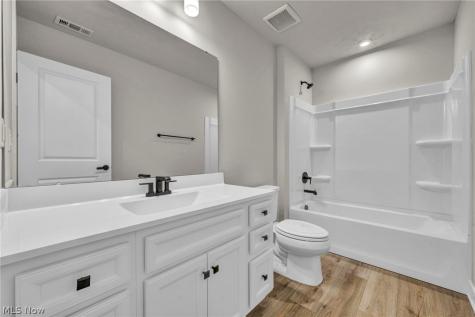 24050 W Pier Point Olmsted Falls OH 44138