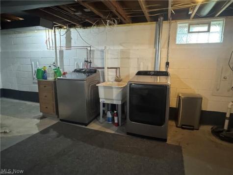 757 Abbe Road N Elyria OH 44035