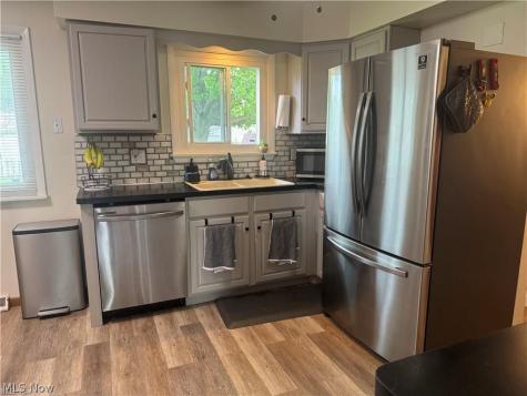 757 Abbe Road N Elyria OH 44035