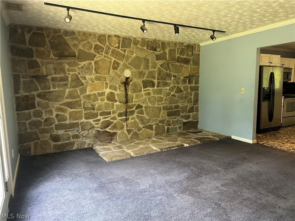4918 Lakeview Road West Farmington OH 44491