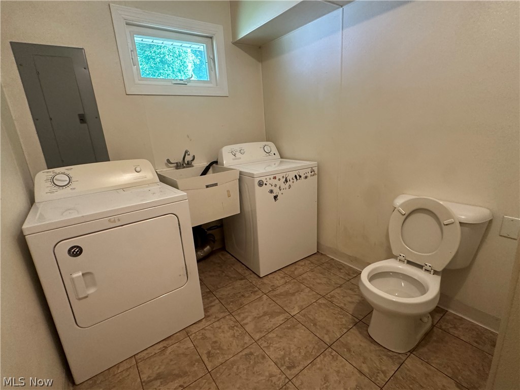 4918 Lakeview Road West Farmington OH 44491