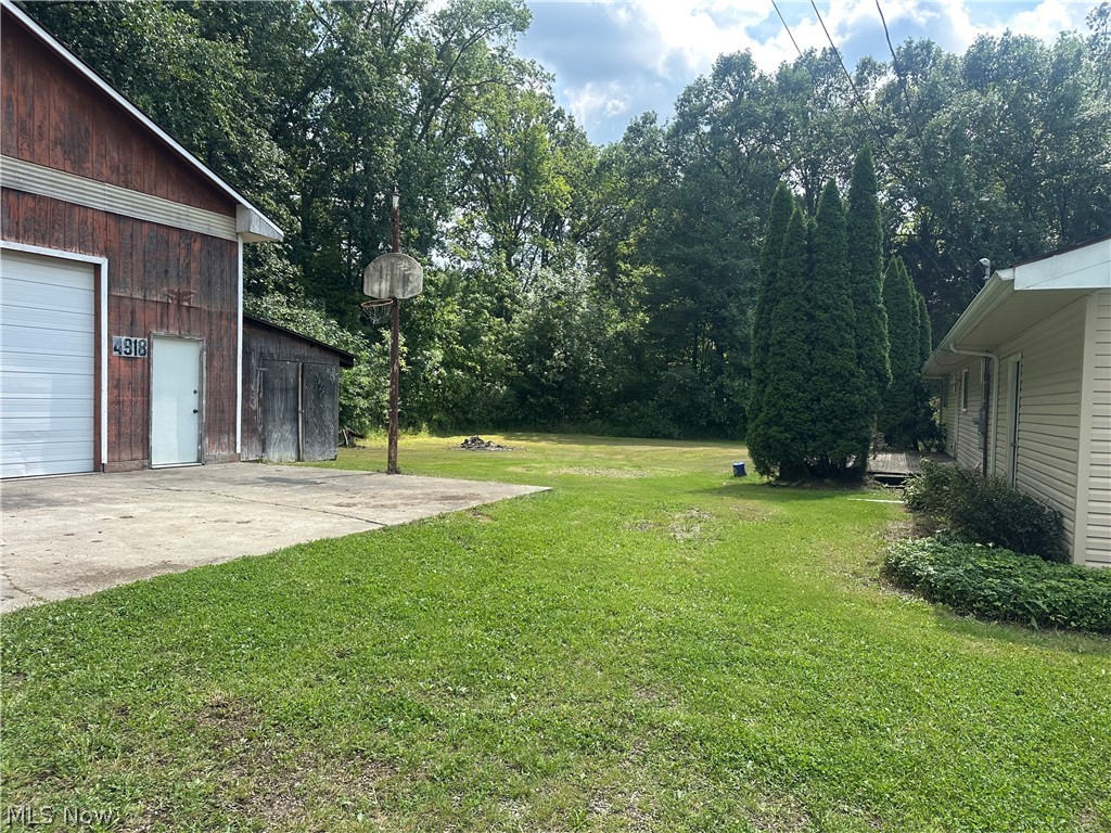 4918 Lakeview Road West Farmington OH 44491