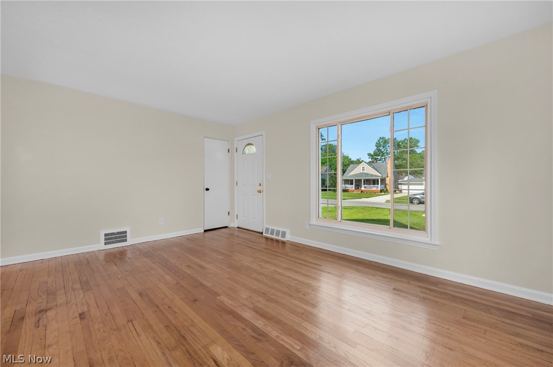 221 Inwood Boulevard Avon Lake OH 44012