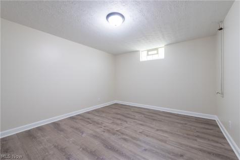 221 Inwood Boulevard Avon Lake OH 44012