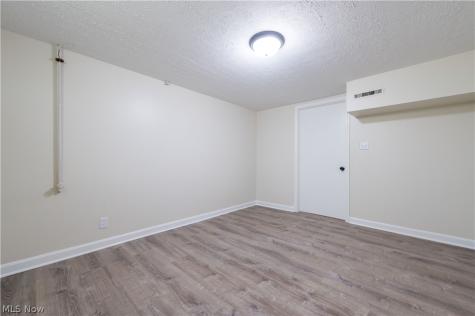 221 Inwood Boulevard Avon Lake OH 44012