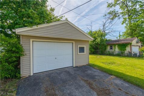 221 Inwood Boulevard Avon Lake OH 44012
