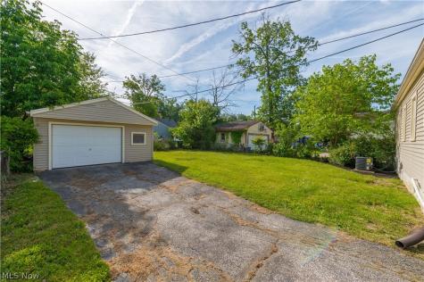 221 Inwood Boulevard Avon Lake OH 44012