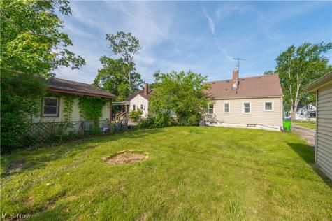 221 Inwood Boulevard Avon Lake OH 44012